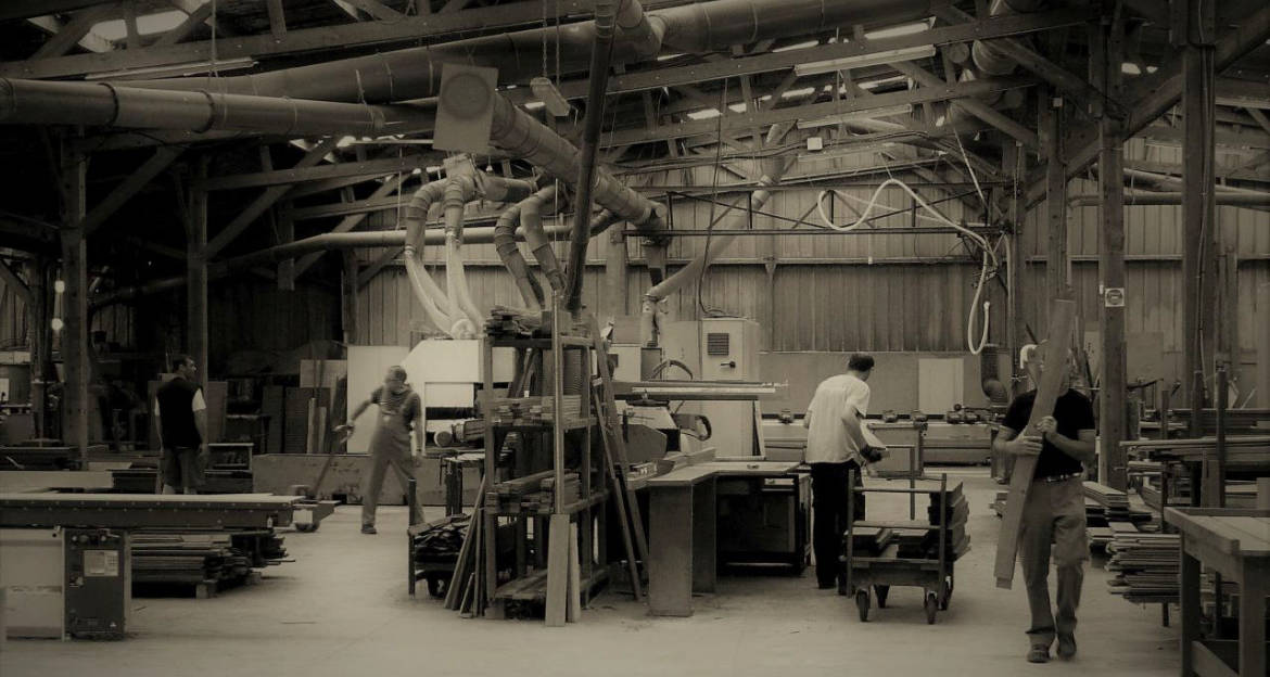 Jouen Frères, atelier de fabrication de portail, bardage, clôture, terrasse en Bretagne